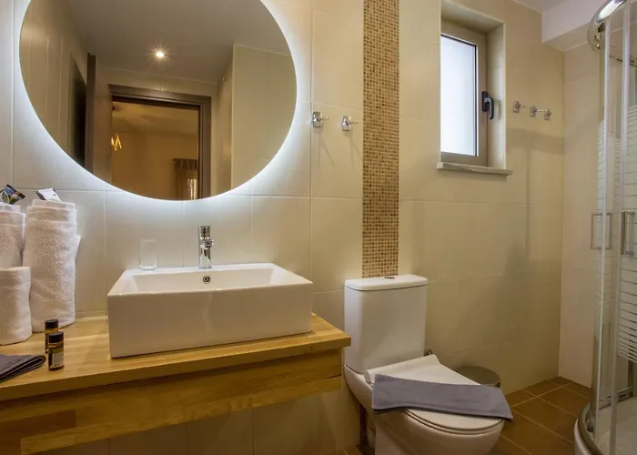 Vardians & Ξενοδοχείο με διαμερίσματα 3*