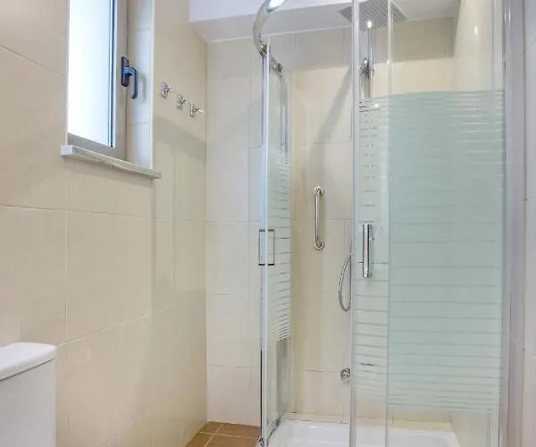 Ξενοδοχείο με διαμερίσματα Vardians &