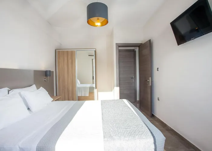 Vardians & 3* Κάρυστος