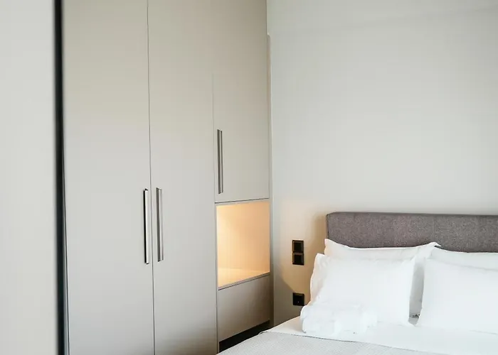 Vardians & Ξενοδοχείο με διαμερίσματα 3*